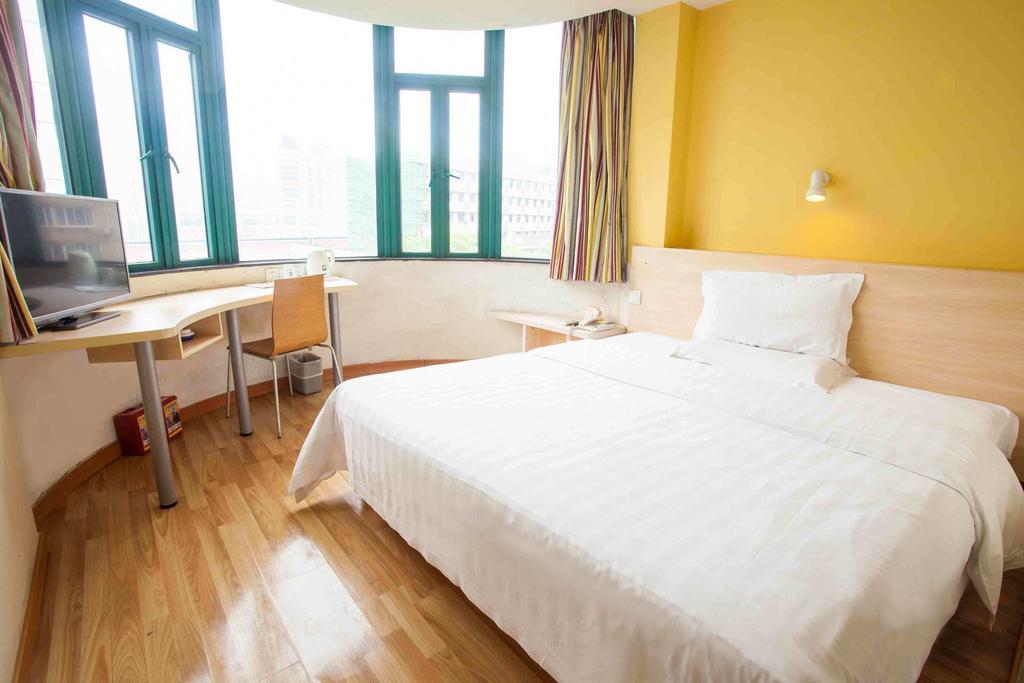 7Days Inn Sanqiao Hou Ba Ґуйян Номер фото